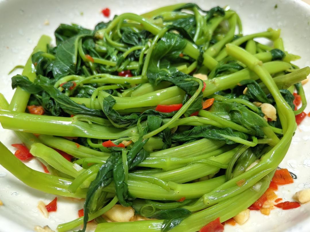 十分钟快手减脂餐：低脂低油版凉拌空心菜