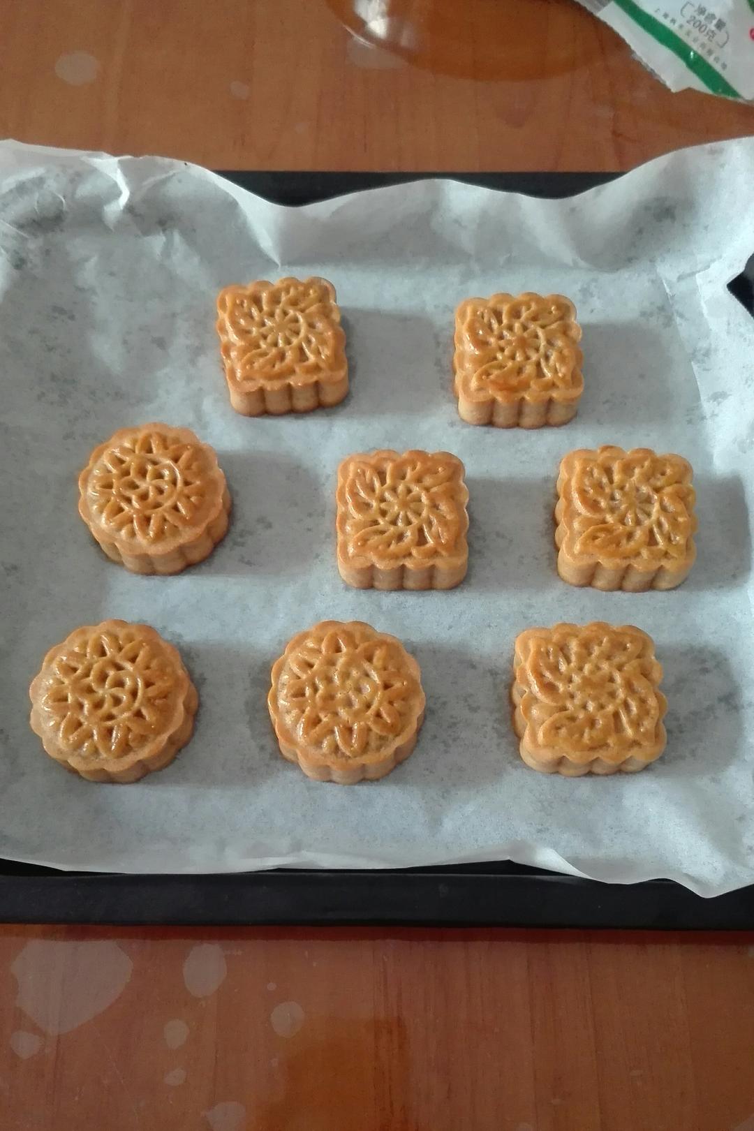广式月饼——蛋黄莲蓉月饼