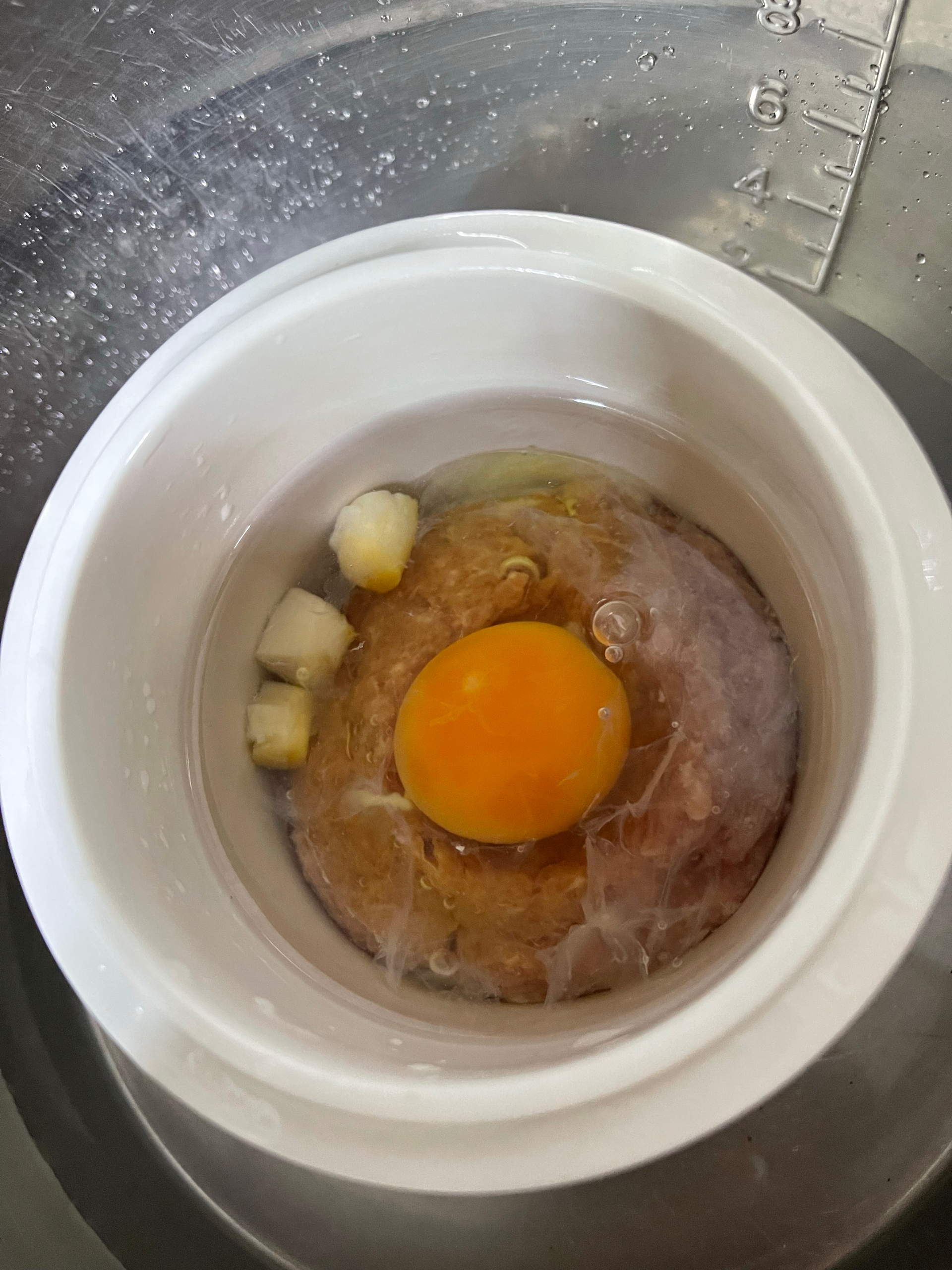 瓦罐鸡蛋肉饼汤（家庭自制版）