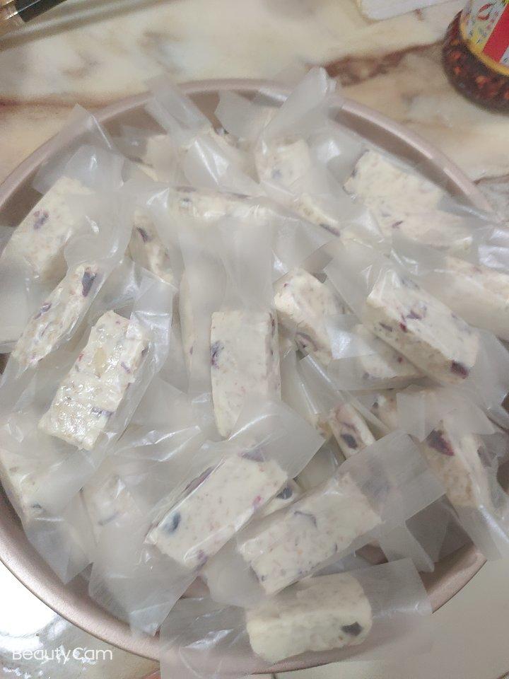 蔓越莓牛轧糖