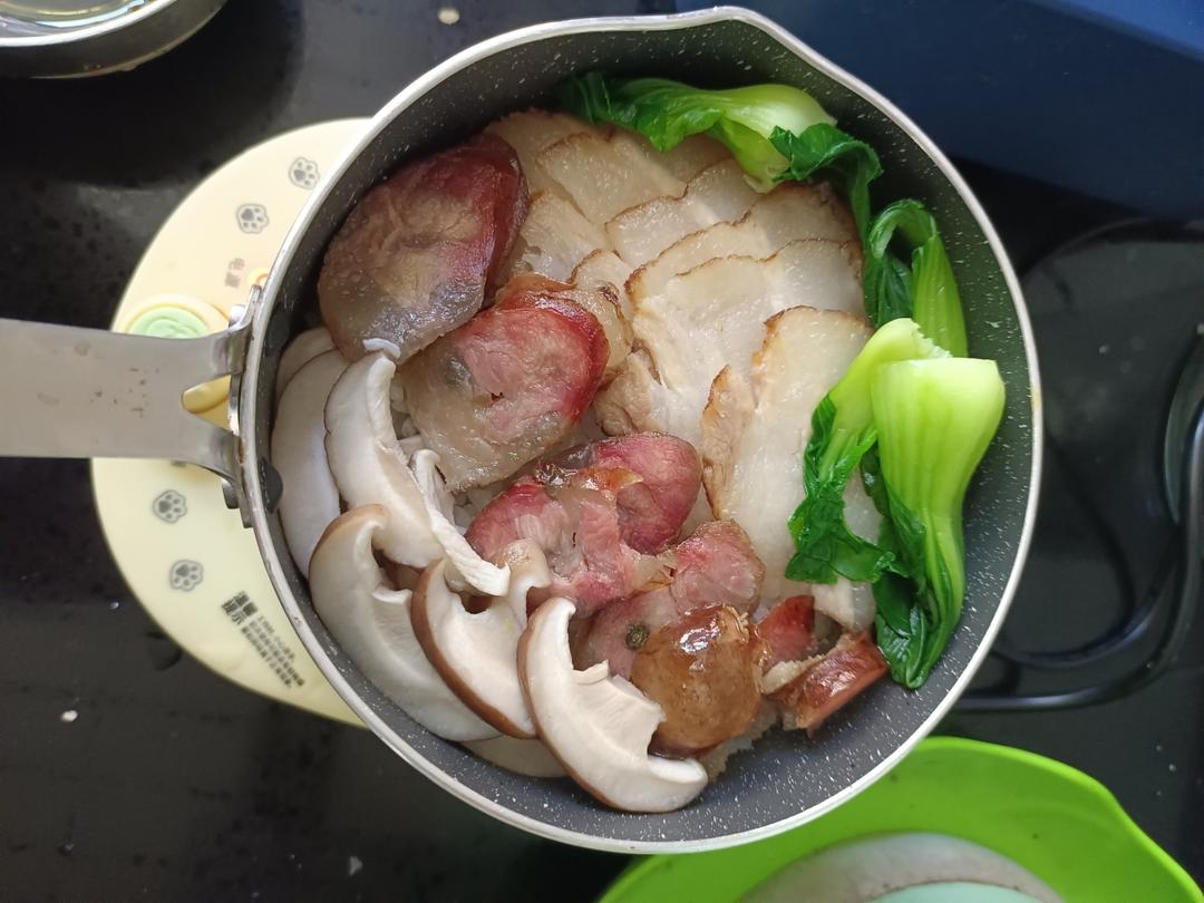 腊味煲仔饭