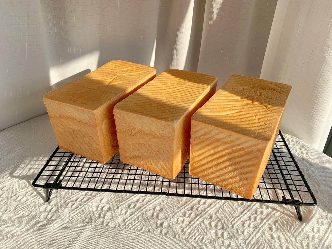 🍞消耗淡奶油吐司｜无黄油｜软绵绵｜奶香浓郁