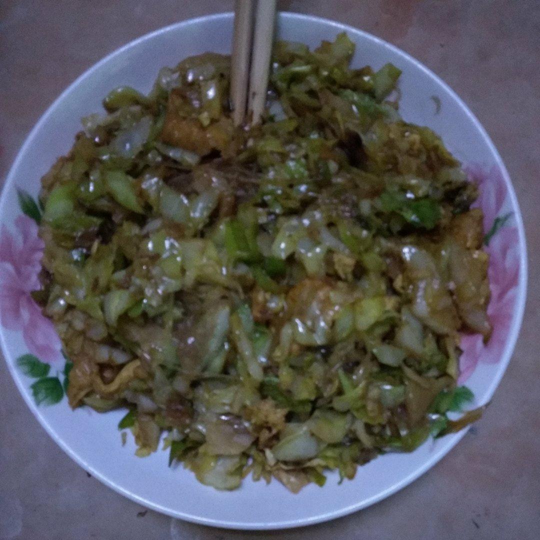 包菜粉丝炒鸡蛋