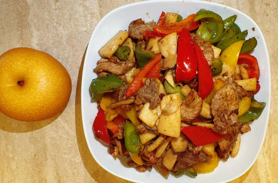 滑子菇杏鲍菇彩椒炒肉