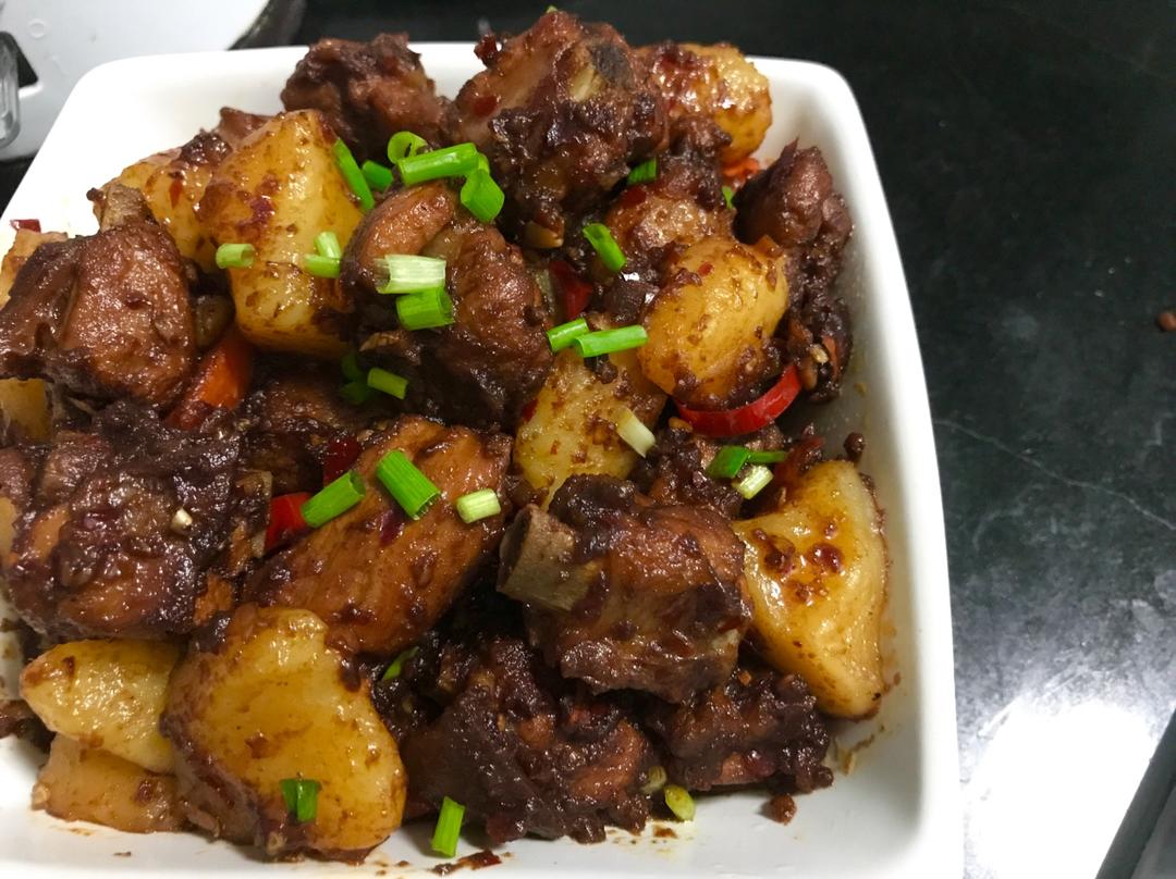 川味土豆烧排骨