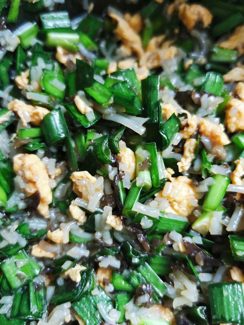 韭菜鸡蛋粉条包子