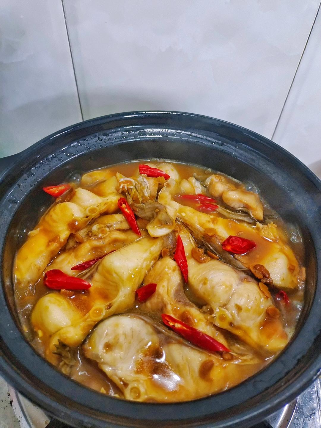 砂锅鱼头腐竹煲