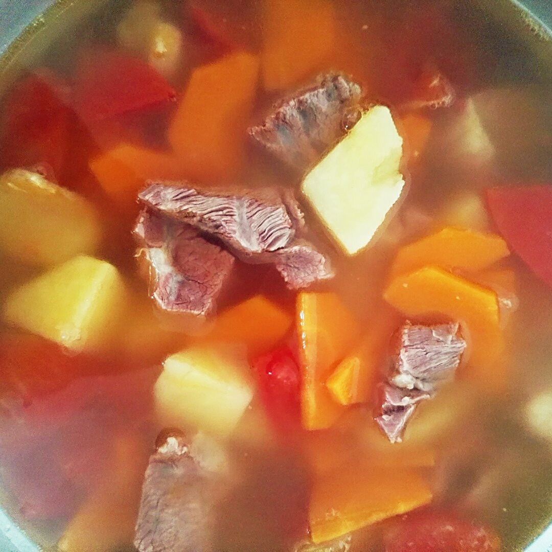 番茄牛肉杂蔬汤