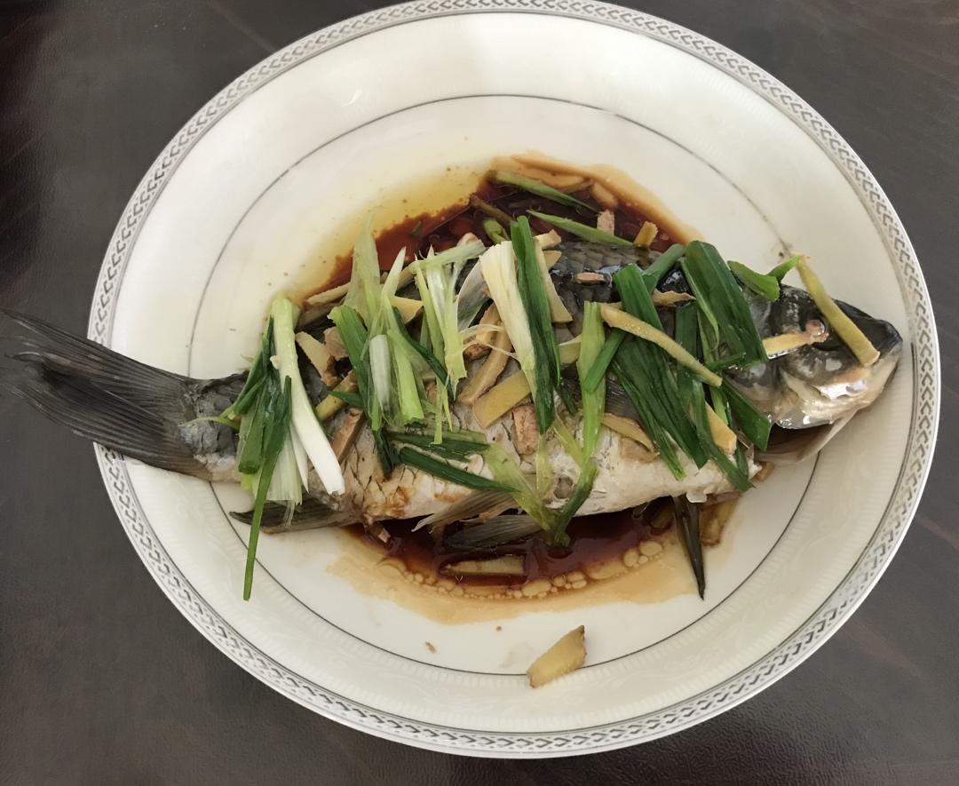 蒸鲫鱼