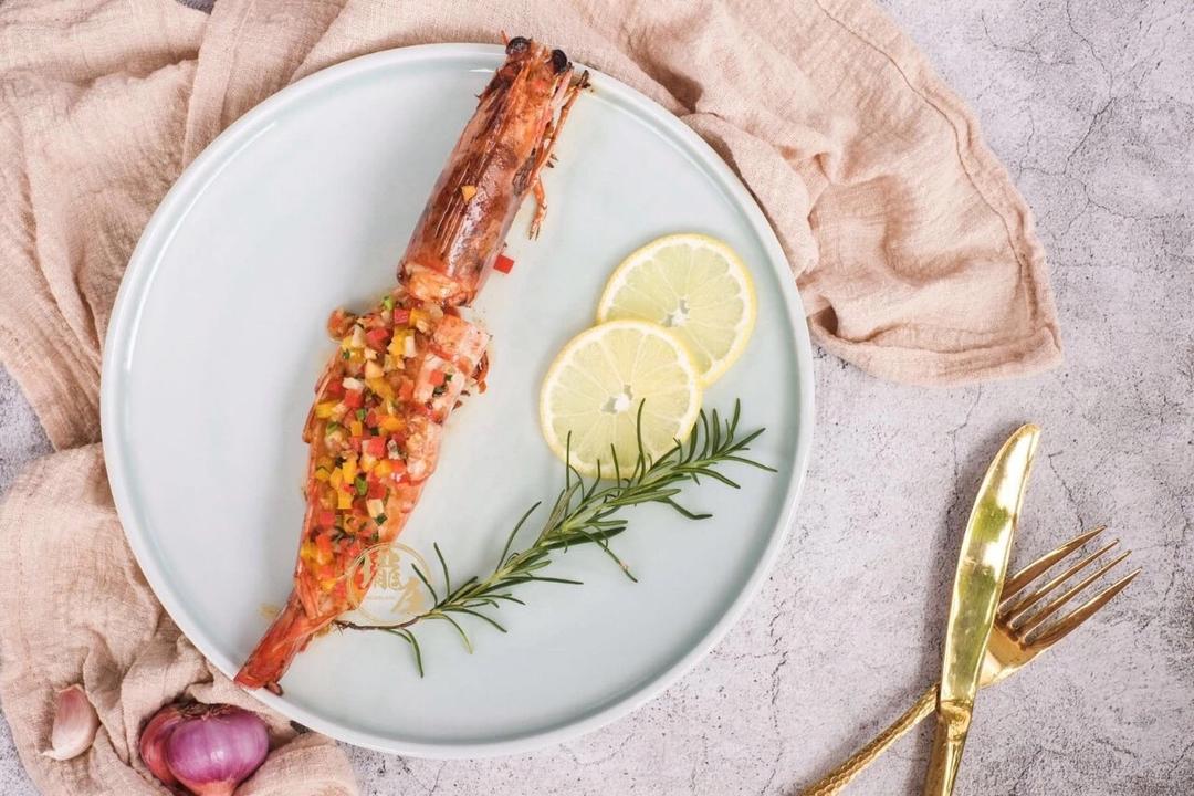 五彩香煎斑节虾的做法