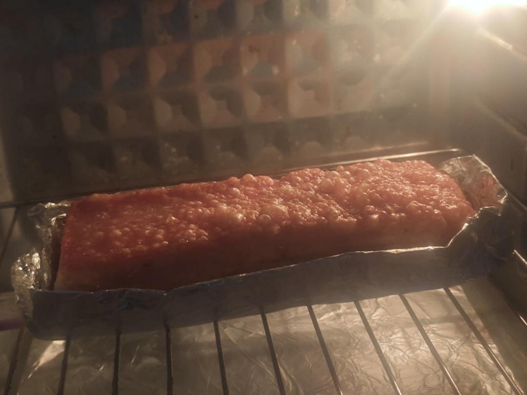 脆皮烧肉，皮酥脆、肉甘香，生烧做法