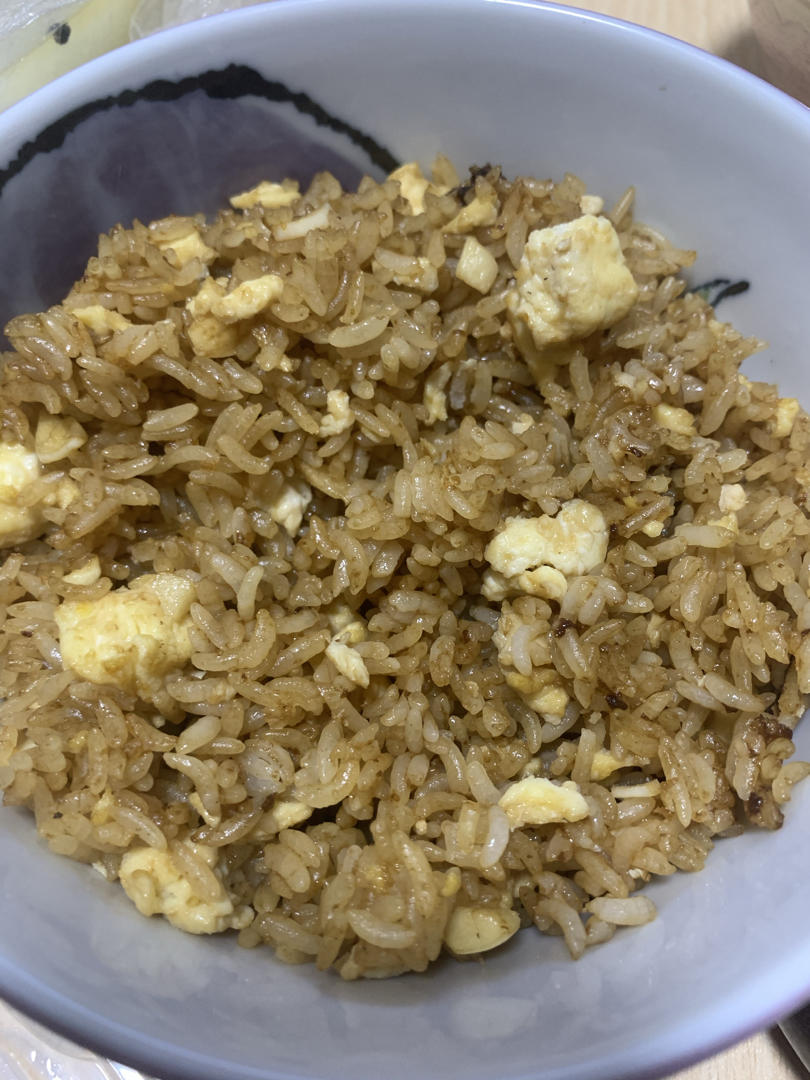 好吃到舔盘的酱油炒饭！