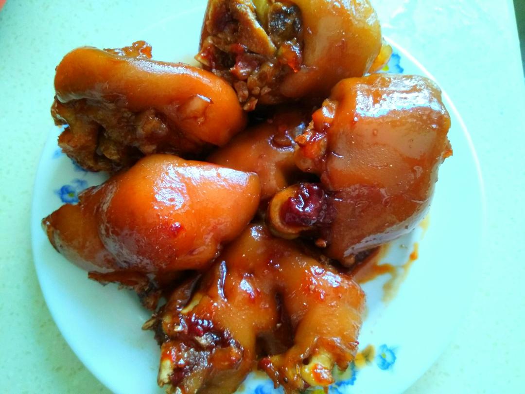 美味的家常菜：红烧猪蹄