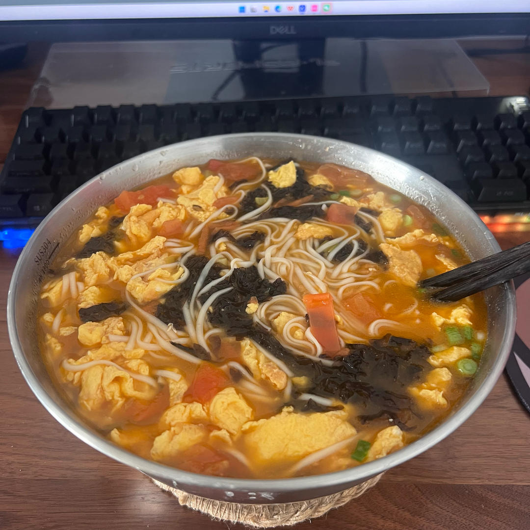 恨不得抱着锅舔的番茄鸡蛋面