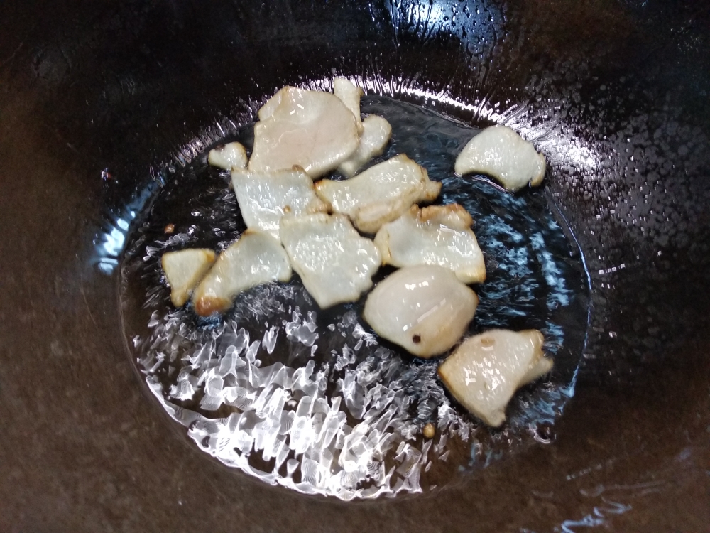 老长沙辣椒炒肉（油汁拌饭能吃两大碗）的做法 步骤2