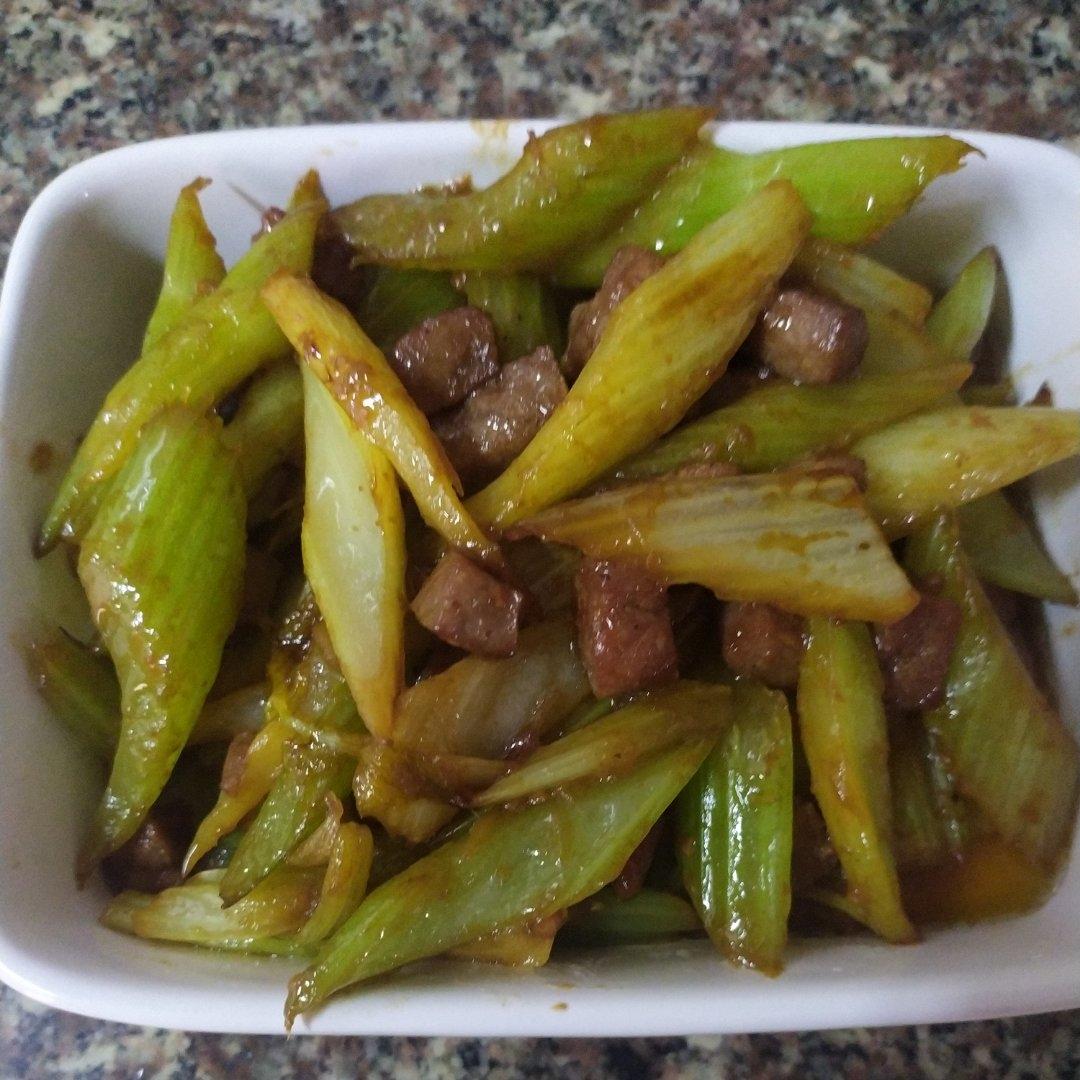 西芹炒牛肉！