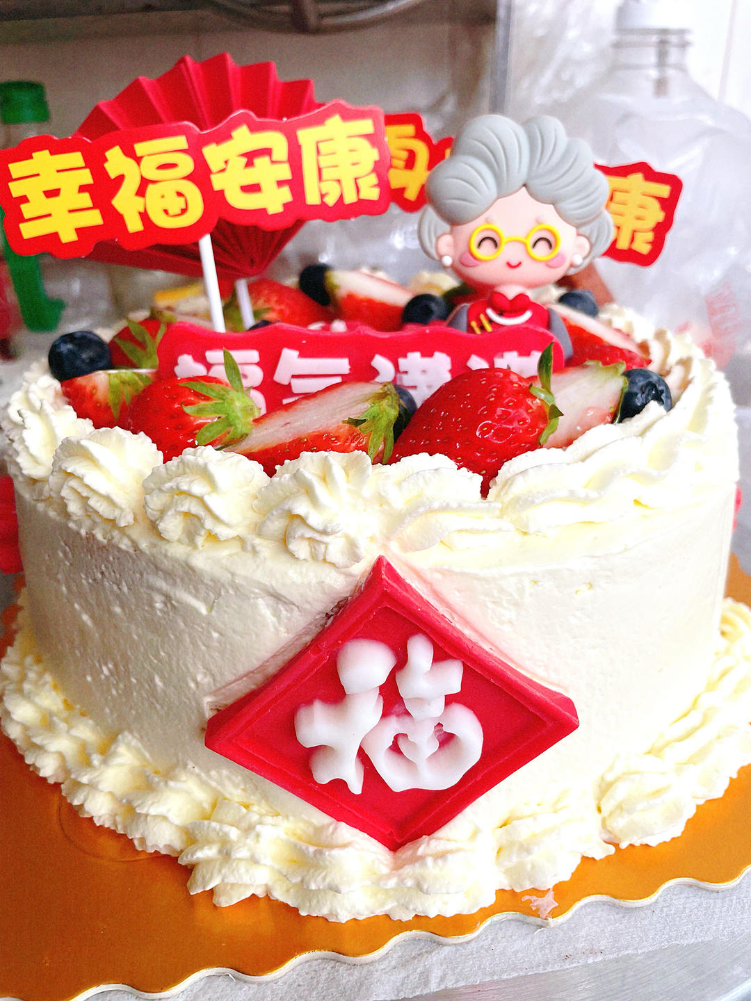 奶油草莓水果生日蛋糕（附戚风蛋糕 奶油打发教程）