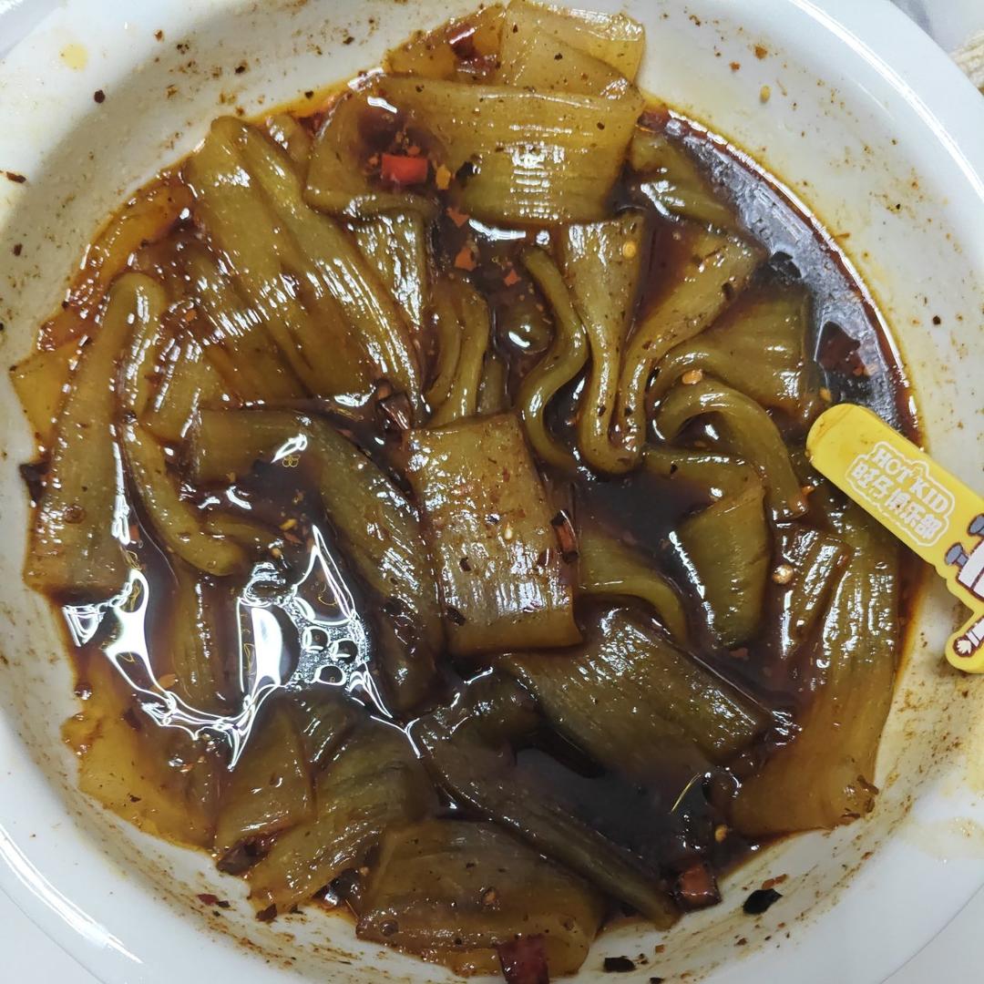 超简单酸辣粉 宽粉，也可以酸辣红薯粉，粉的品种应该可以随便换~