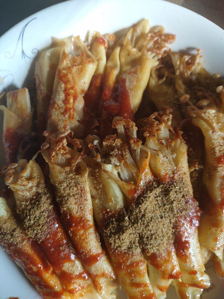 烤豆腐皮卷金针菇