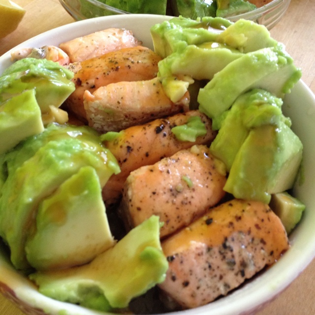 三文鱼牛油果拌饭