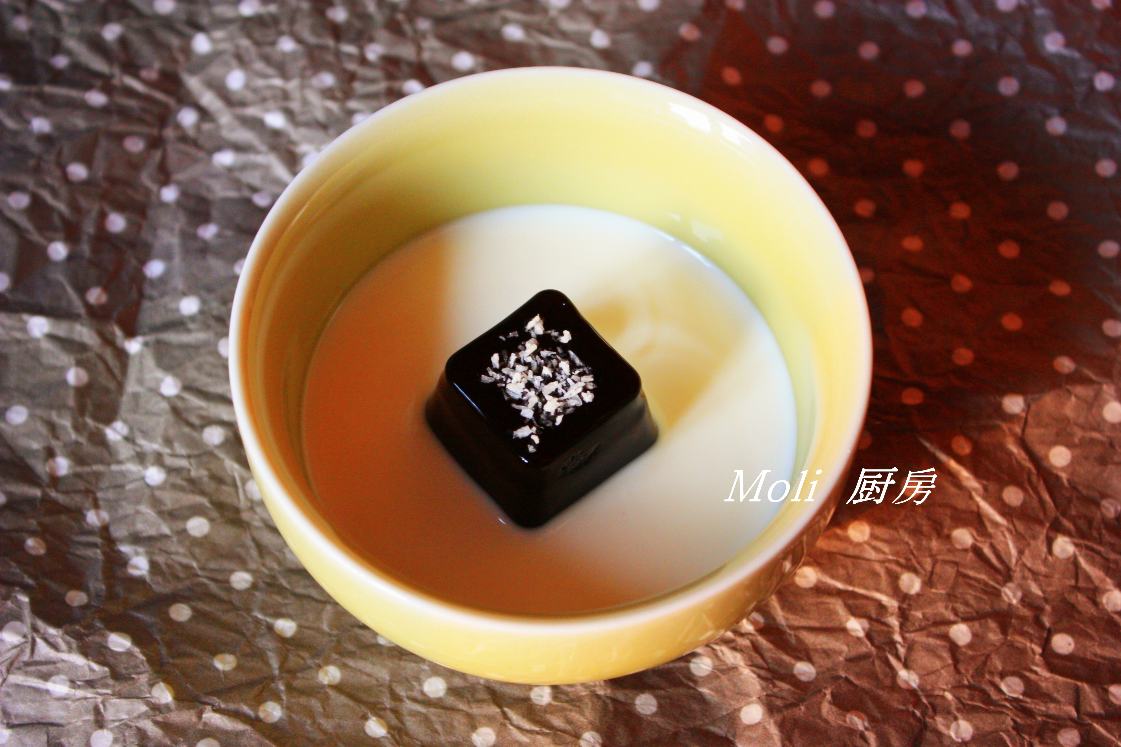 【椰蓉牛奶龟苓膏】