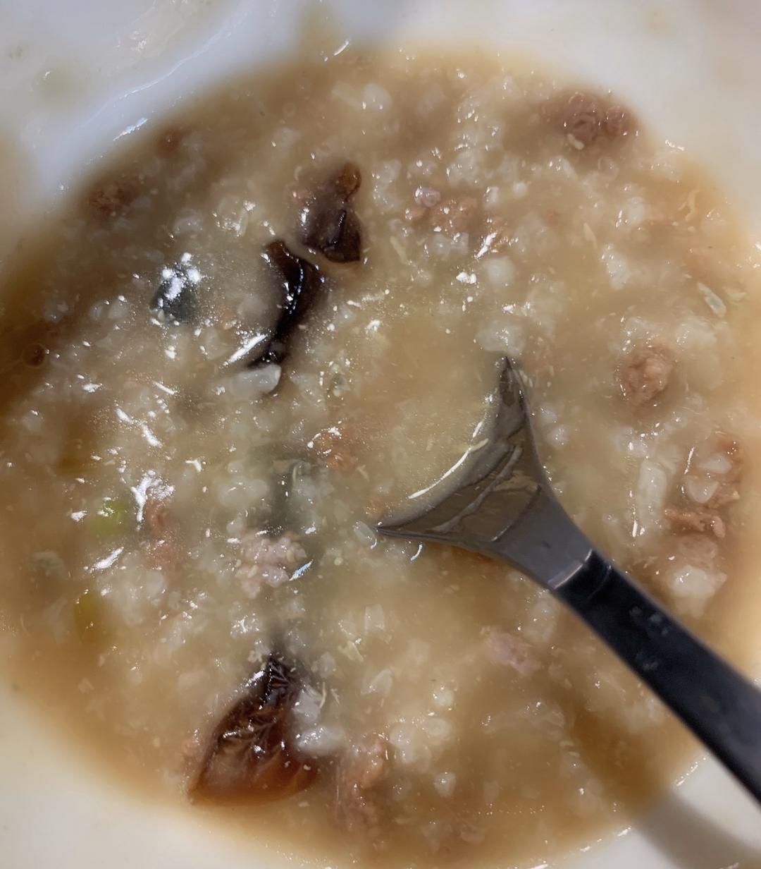 早餐：快手皮蛋瘦肉粥的做法