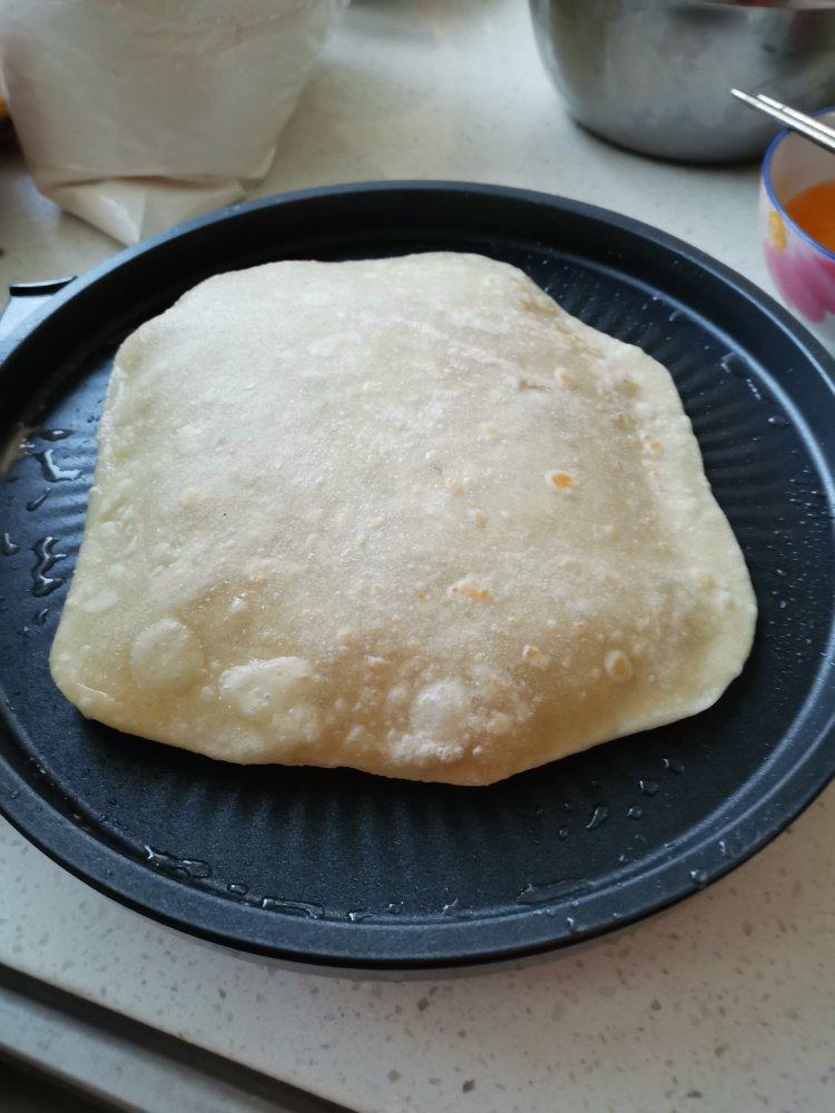 鼓大泡的鸡蛋灌饼(附煎饼酱做法)