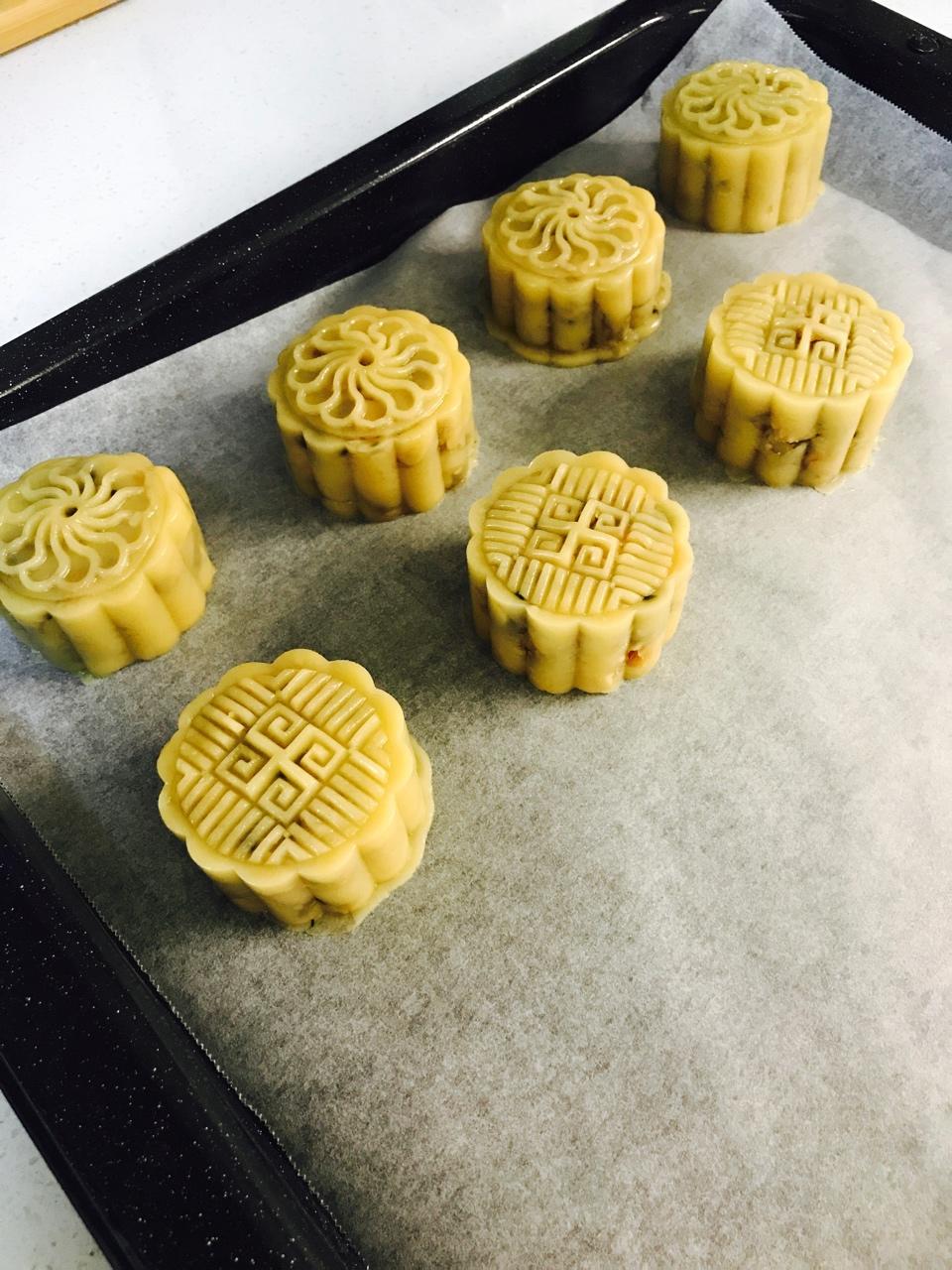 广式月饼——蛋黄莲蓉月饼