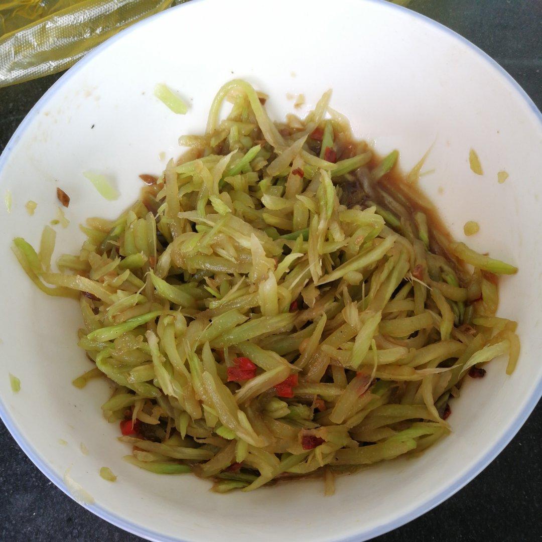 凉拌莴笋丝