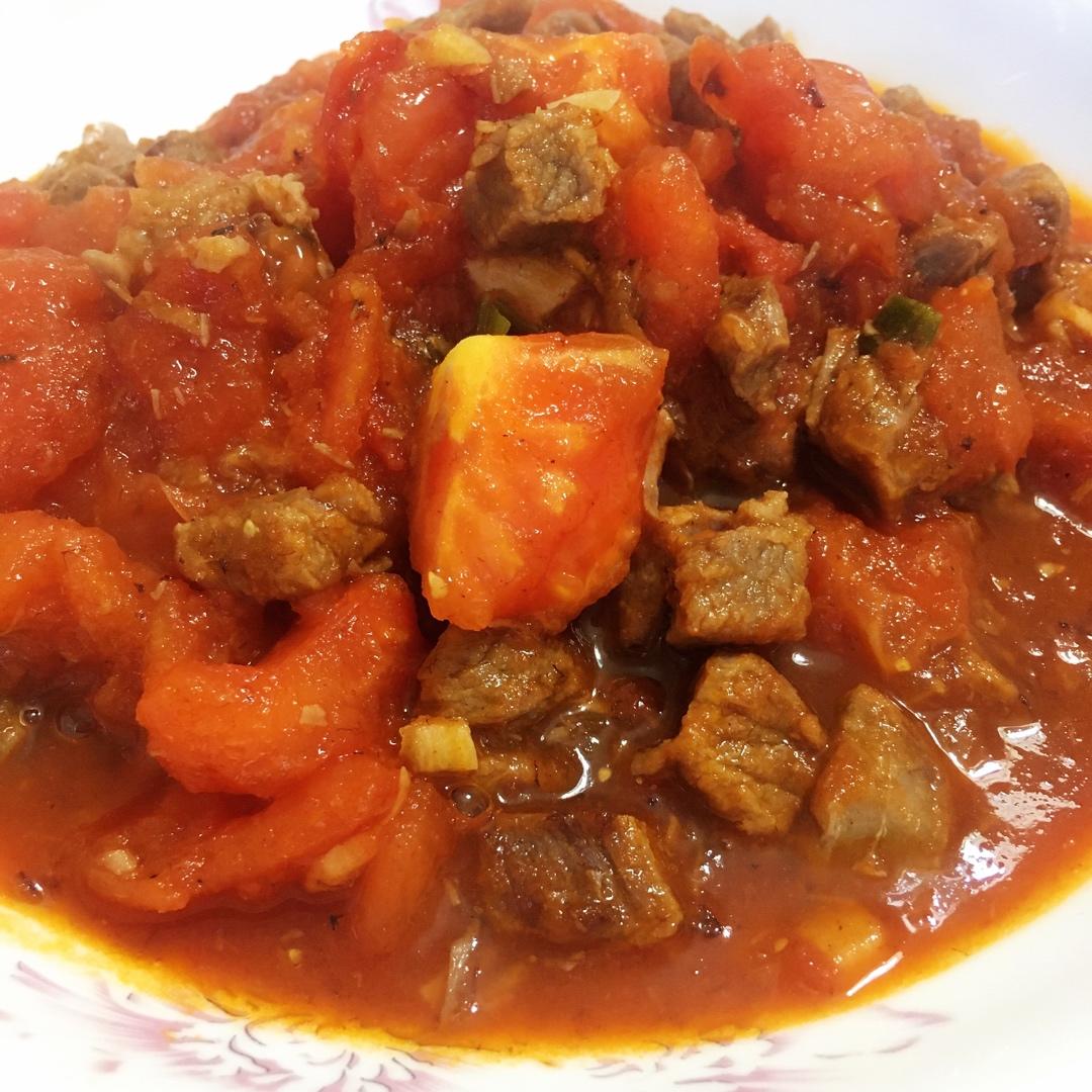 厨师长教你：“西红柿炖牛肉”的家常做法，营养又美味