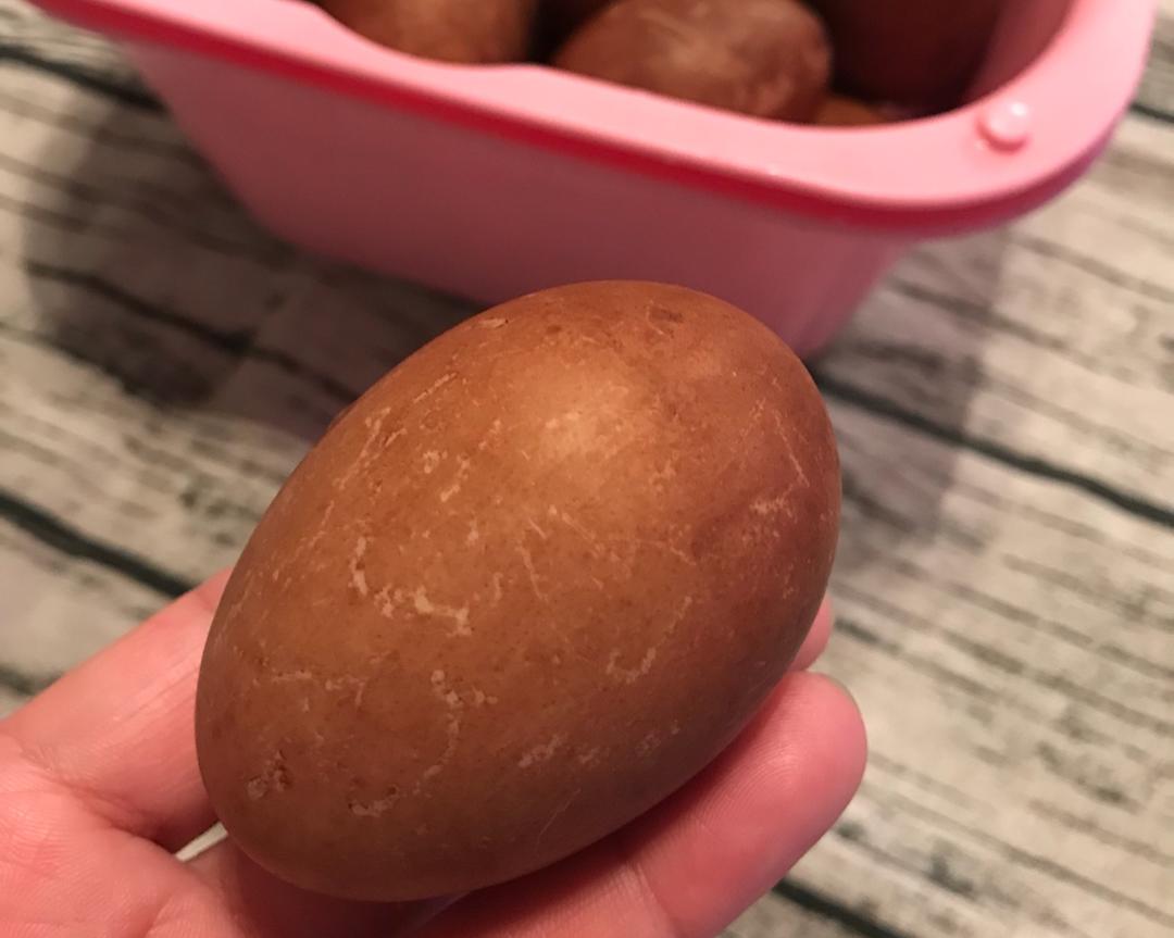 香椿树皮泡咸鸭蛋的做法