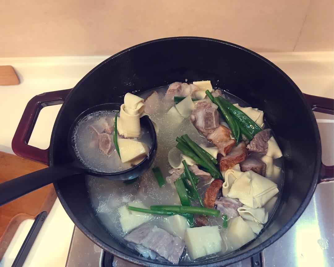 一锅很正常的腌笃鲜