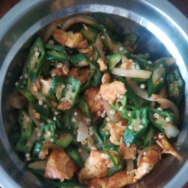 低脂低卡，简单易做的秋葵炒鸡蛋