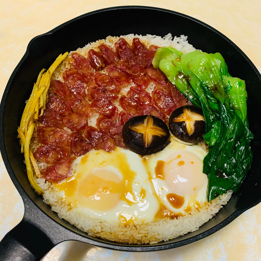 广式腊味煲仔饭