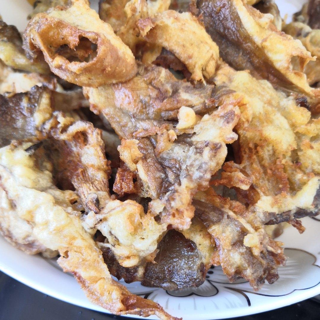 干炸蘑菇的做法，大人小孩都喜欢