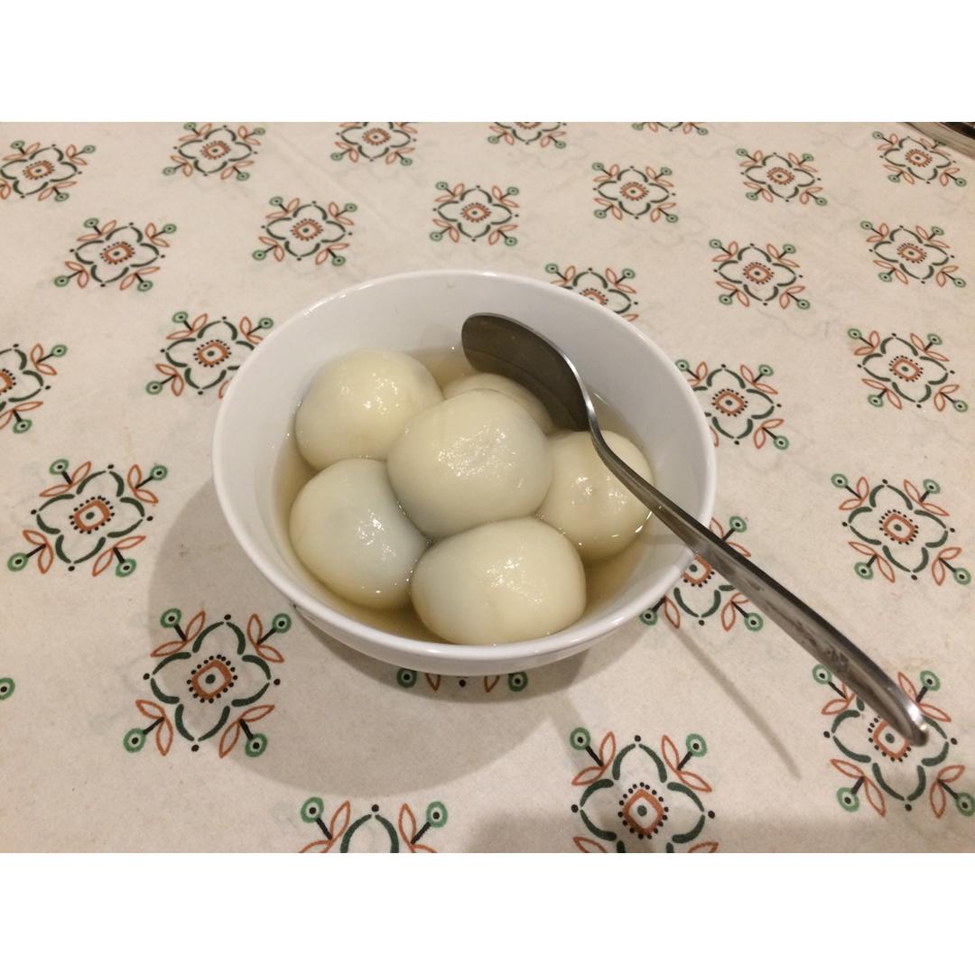 花生黑芝麻汤圆