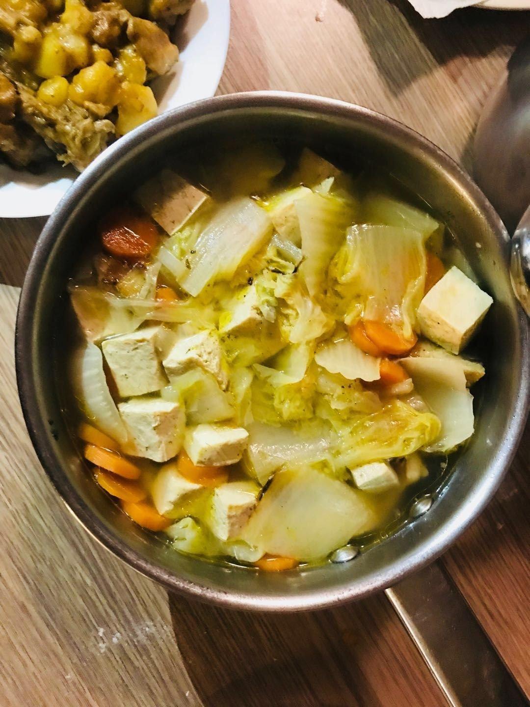 白菜炖冻豆腐
