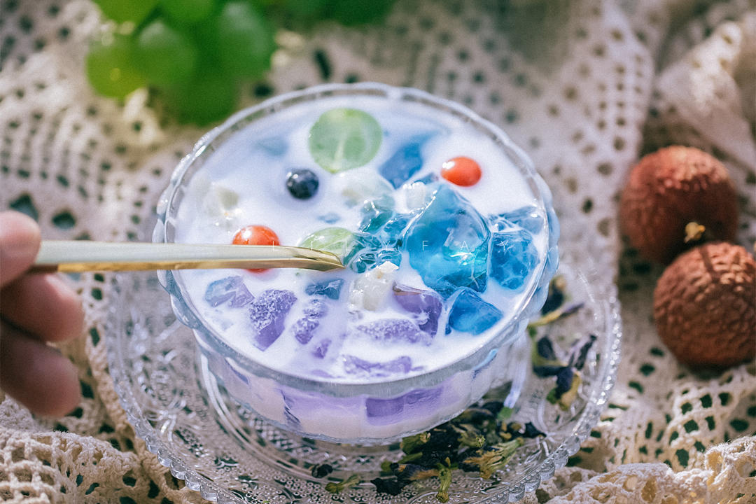 渐变星空海洋代糖冰粉撞奶蓝蝴蝶豆花的魔幻世界的全部作品