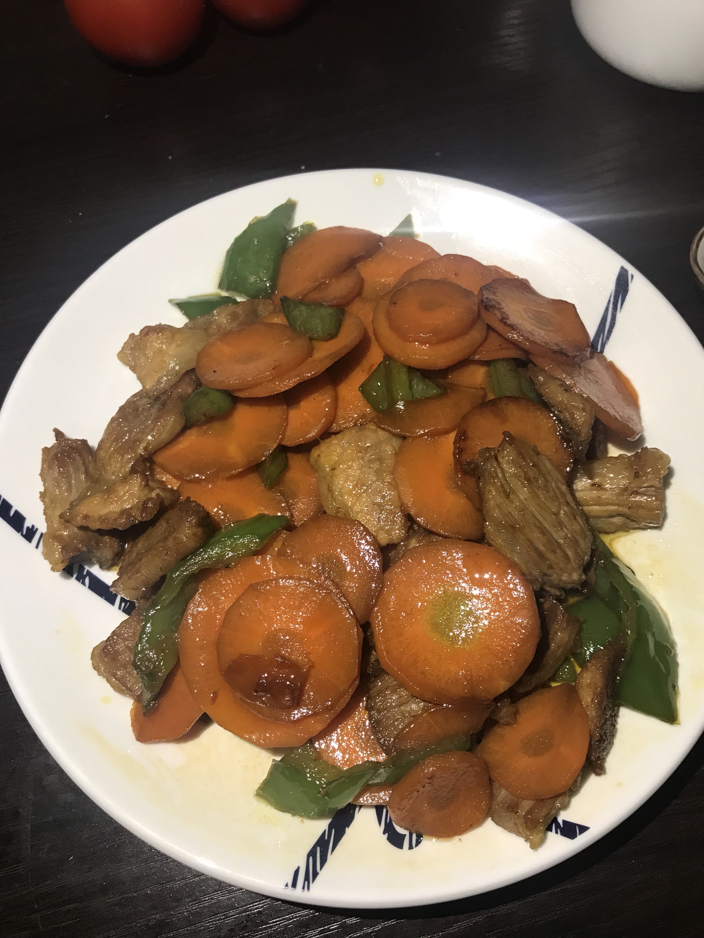 青椒胡萝卜炒肉的做法
