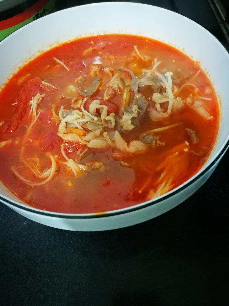 金针菇肥牛番茄锅