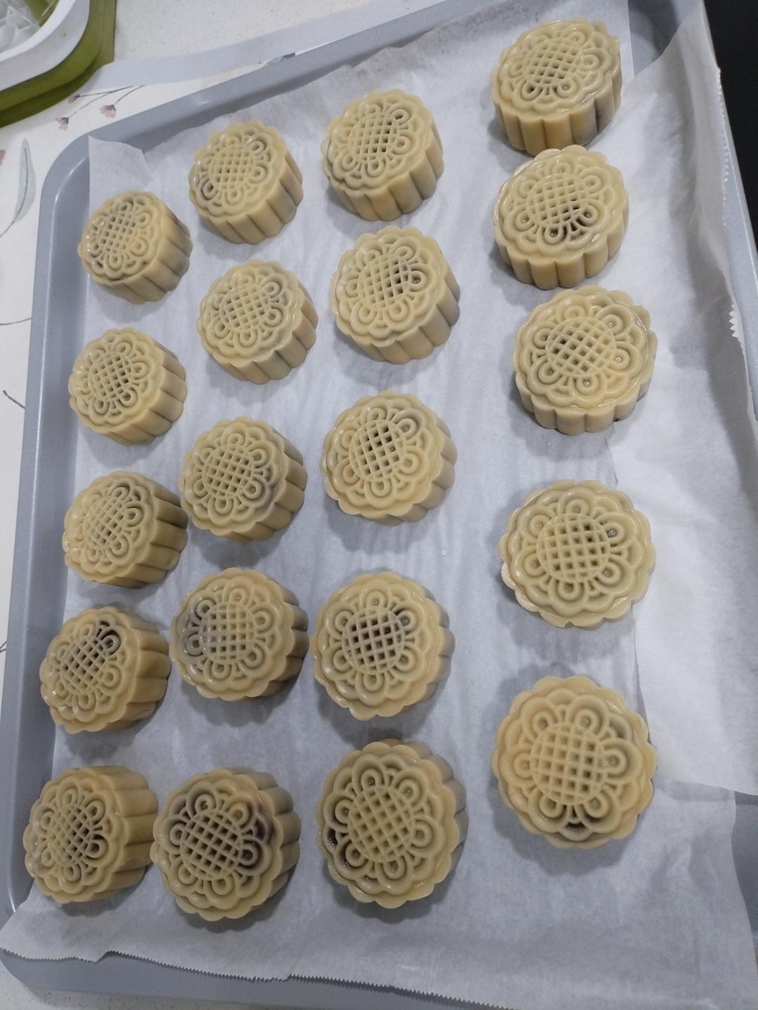 广式月饼—蛋黄莲蓉月饼