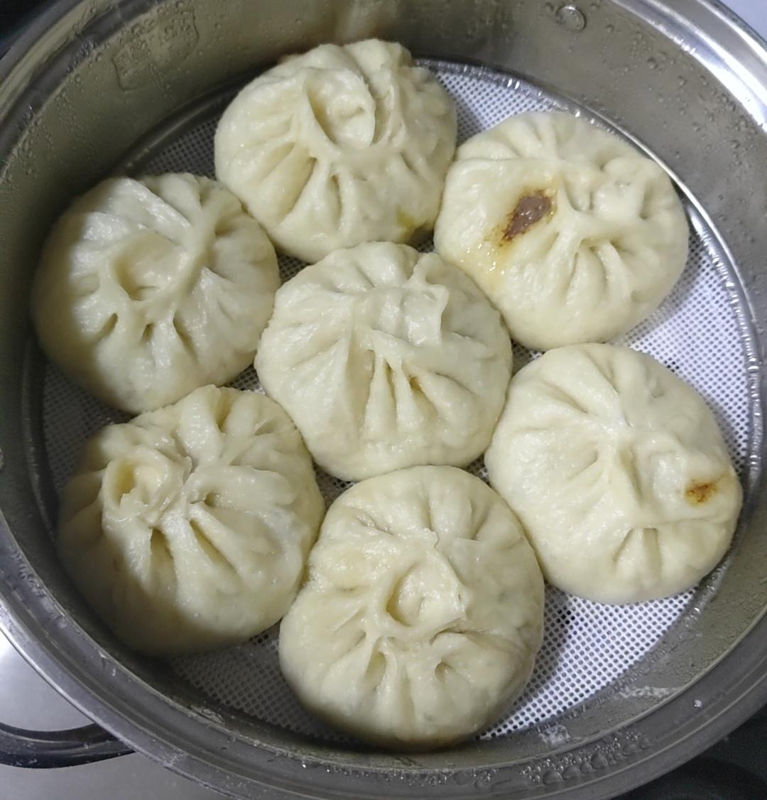 鲜嫩多汁的牛肉包子