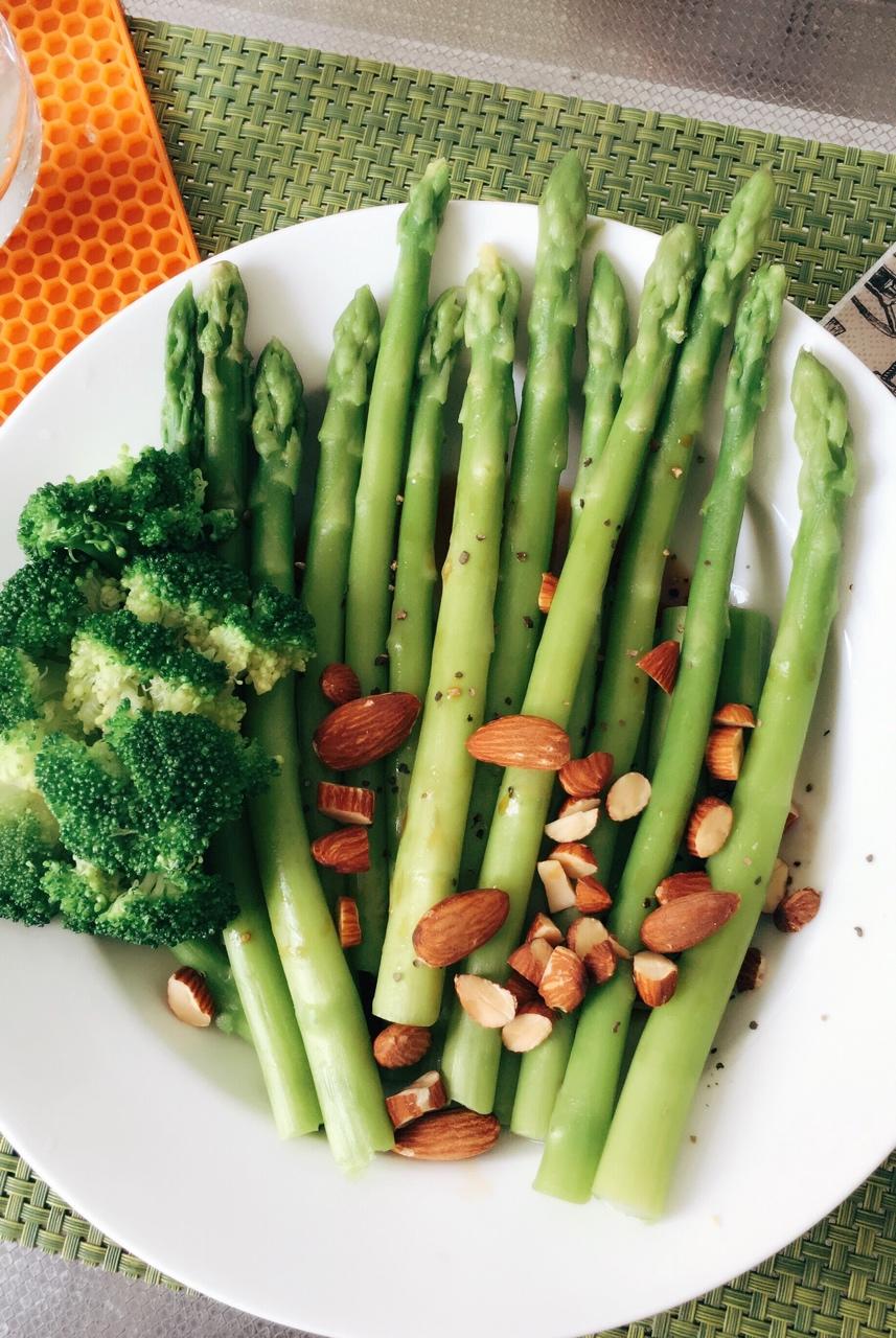 白灼芦笋