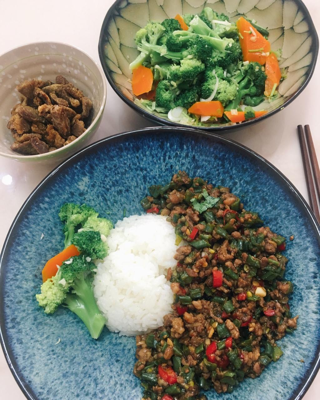 香辣肉末炒豆角 Hot Chili Beans with Pork Mince