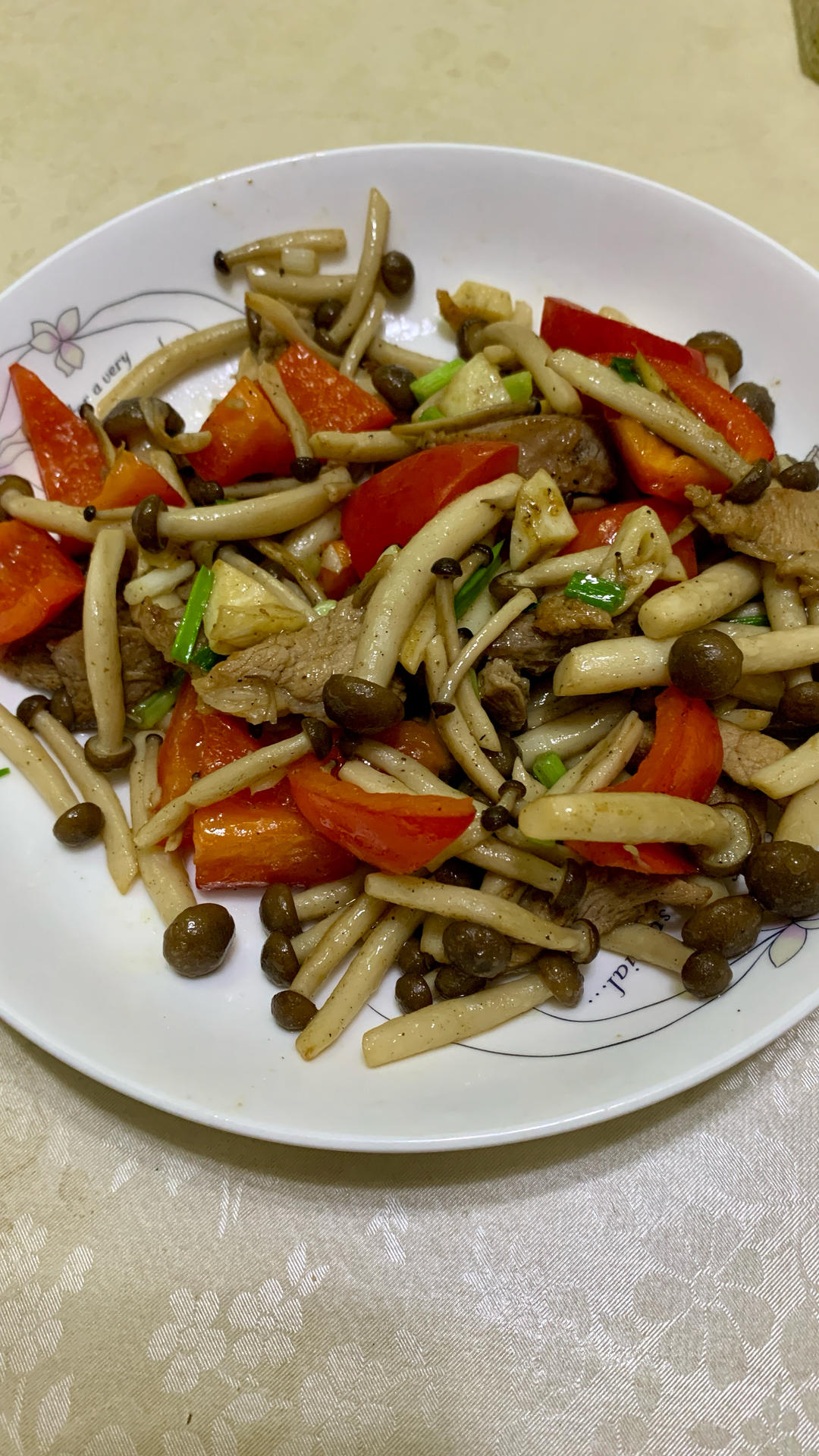 黑椒蟹味菇炒肉