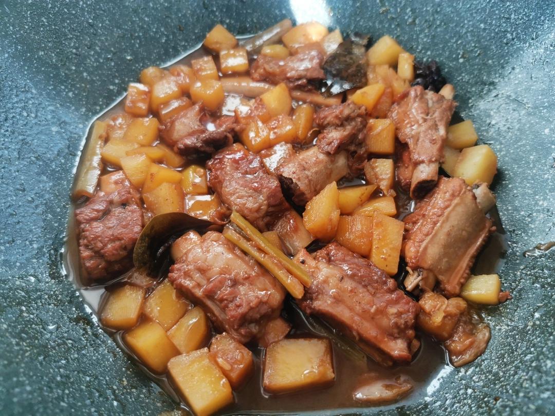 土豆炖排骨