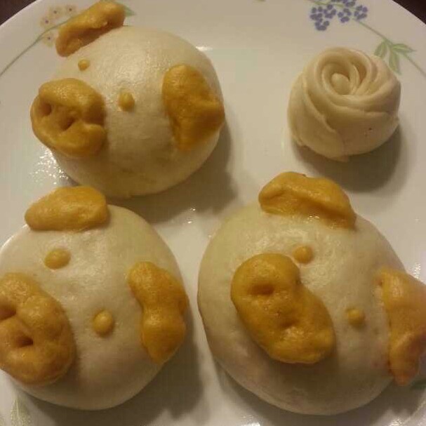 小猪牛奶馒头