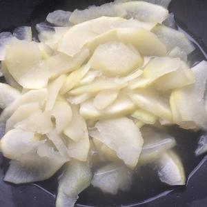 肉沫柚子皮汤的做法 步骤2