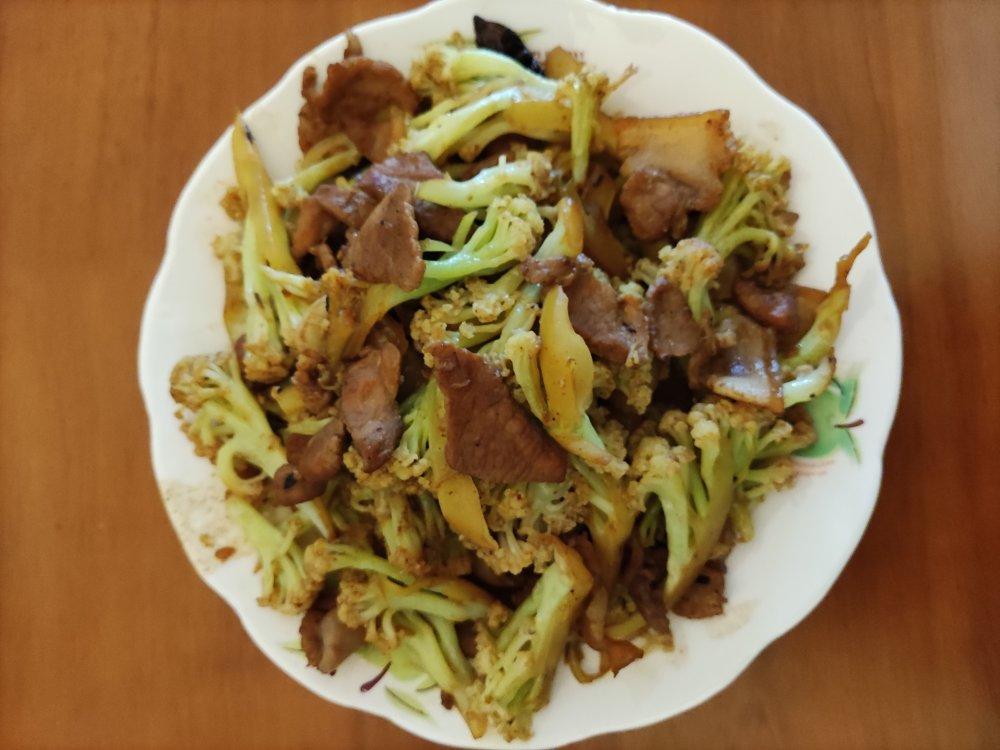 干煸菜花（花菜炒肉）