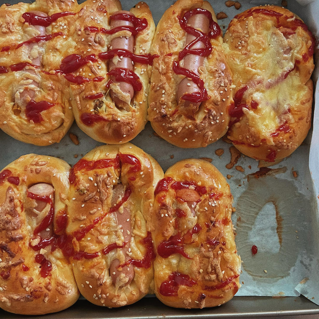 咸香柔软配料多，这个肉松肠仔包可太香了